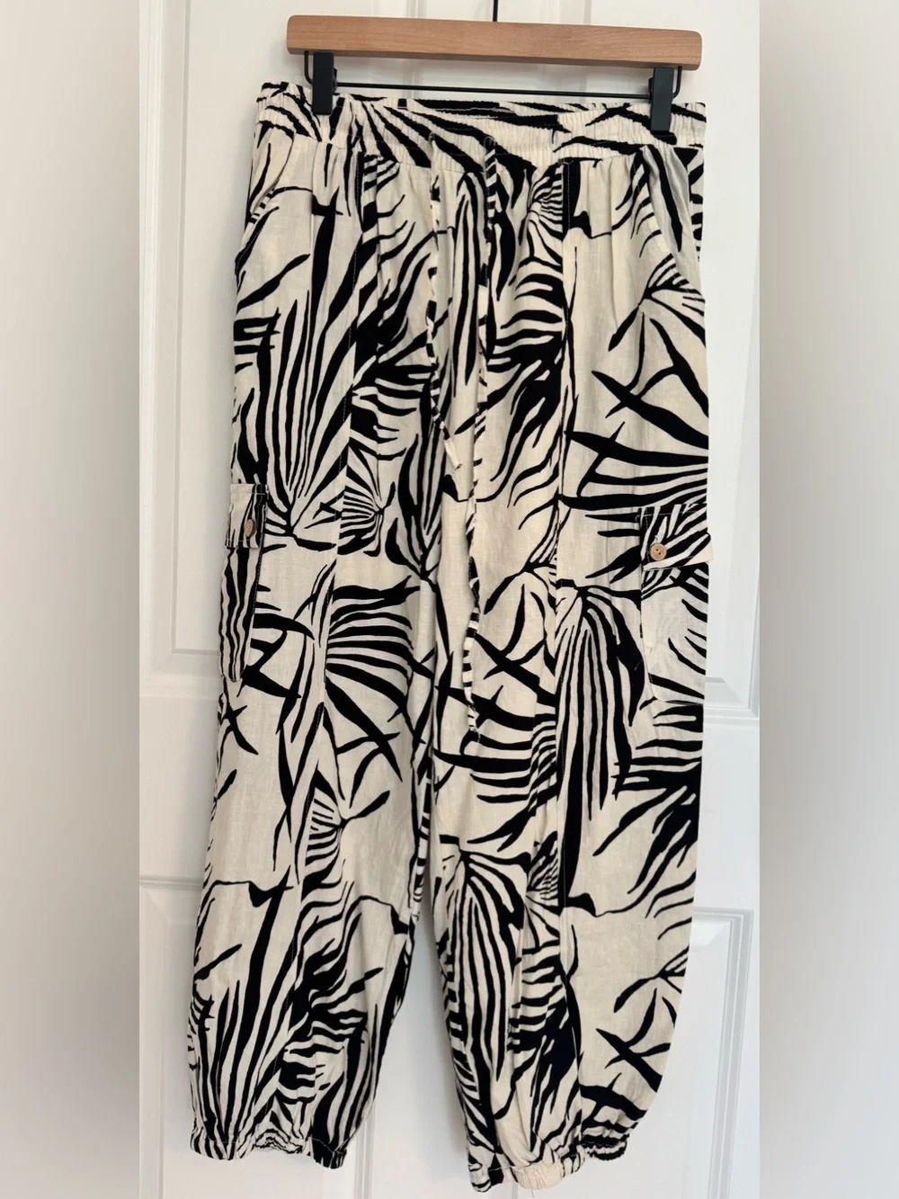 Rachel Zoe 55% Linen Blend Tropical Palm Cargo Pants Large